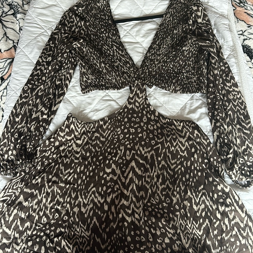 Mahina Cut Out Lone Sleeve Dress (Large)